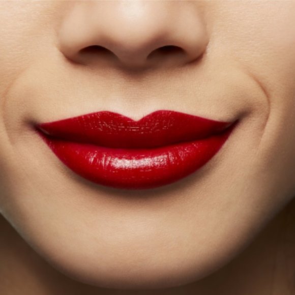 ❤️HP❤️ MAC Love Me Liquid Lipcolour - E For Effortless (deep burgundy red) - Picture 4 of 6